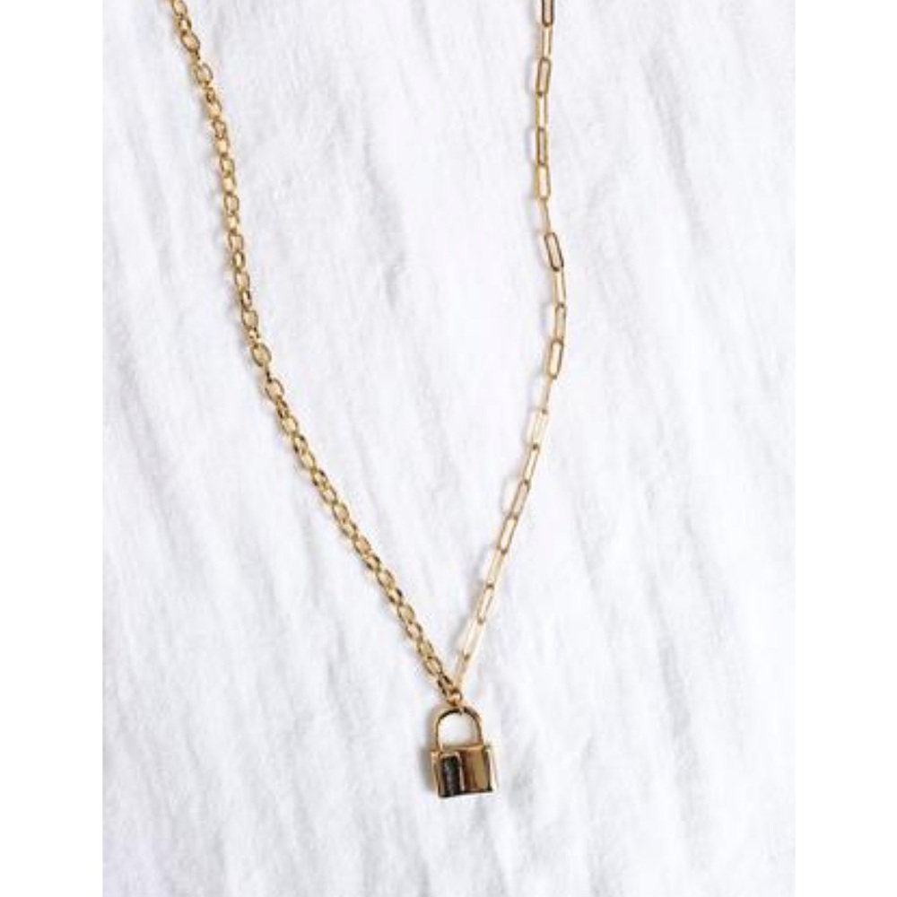 Kinsey Designs NWT Gold Lock Necklace | Mixed Paperclip Chain | 20"